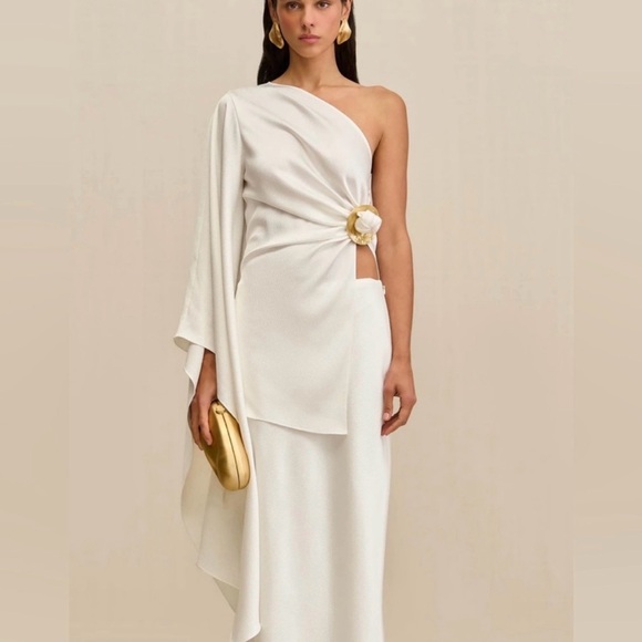 cult gaia Tops - cult gaia Ivory One-Shoulder Draped Top with Gold Accent